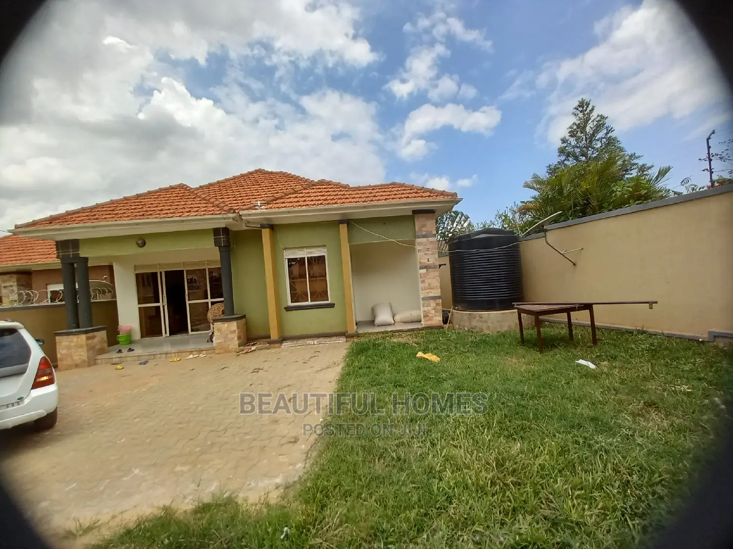 Furnished 4bdrm House in Kira Corporate for Sale in Kira