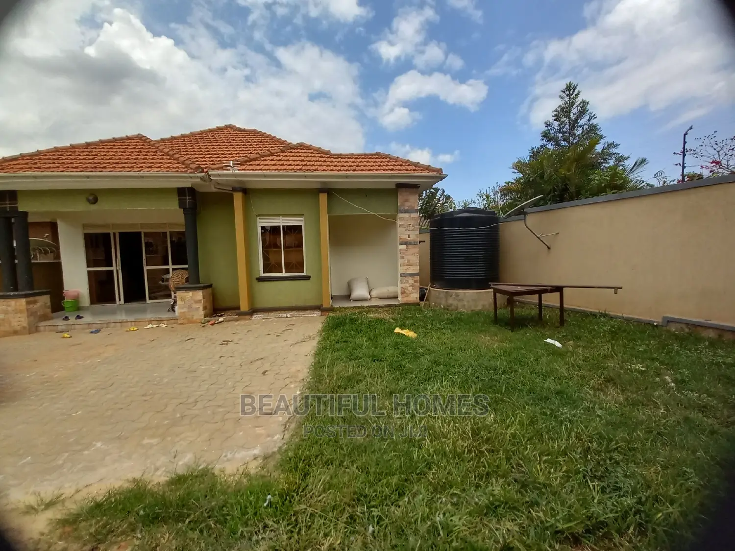 Furnished 4bdrm House in Kira Corporate for Sale in Kira