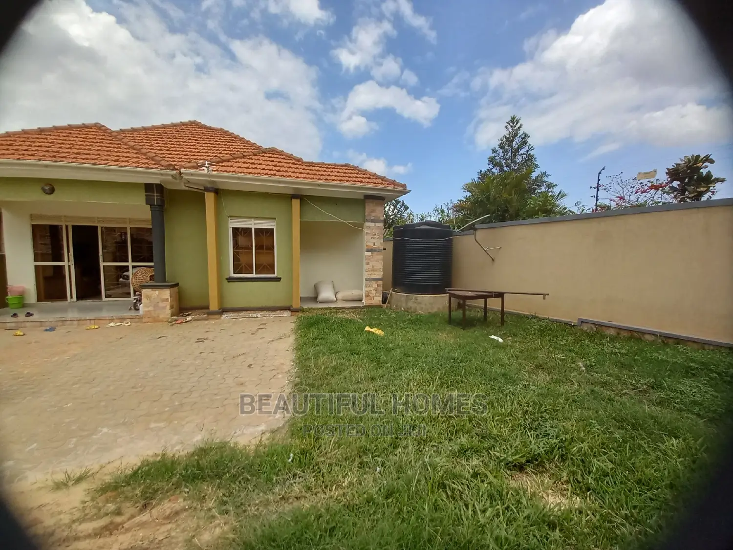 Furnished 4bdrm House in Kira Corporate for Sale in Kira
