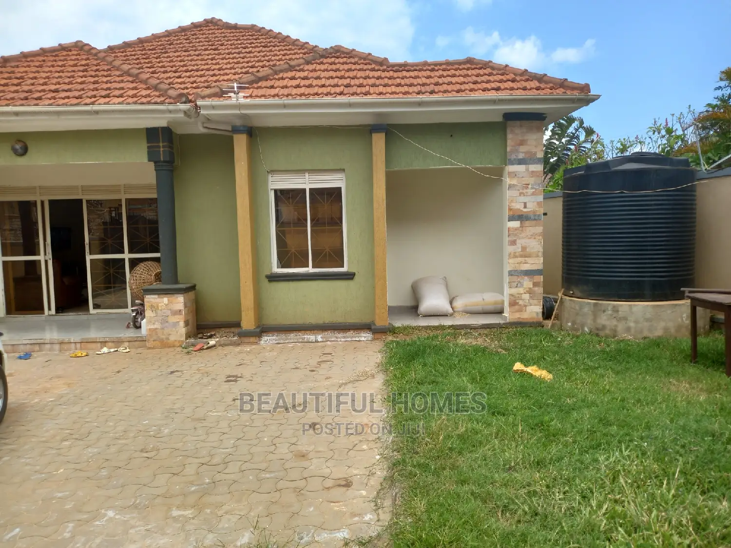 Furnished 4bdrm House in Kira Corporate for Sale in Kira