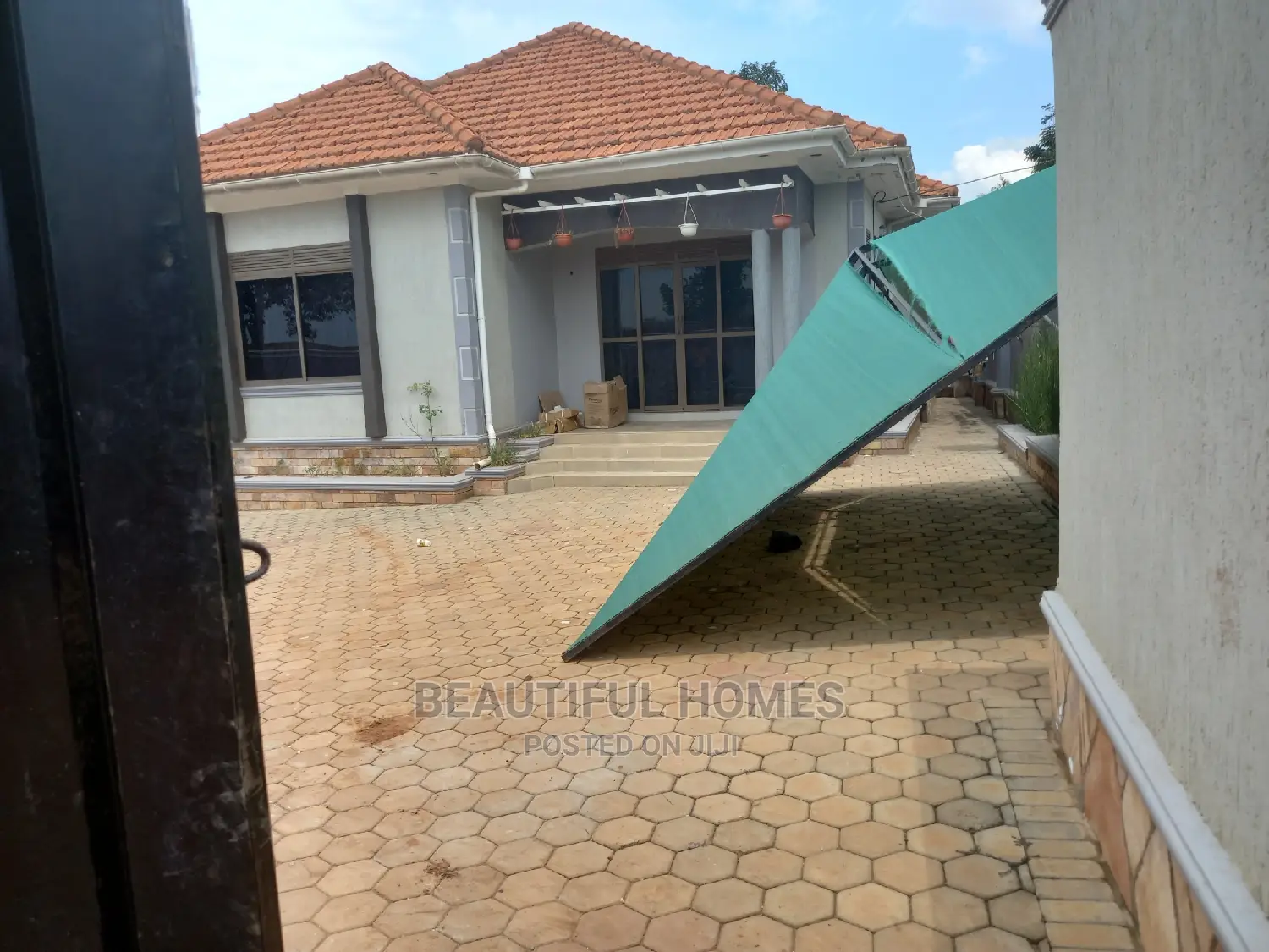 Furnished 4bdrm Bungalow in Nakwero, Kira for Sale in Kira