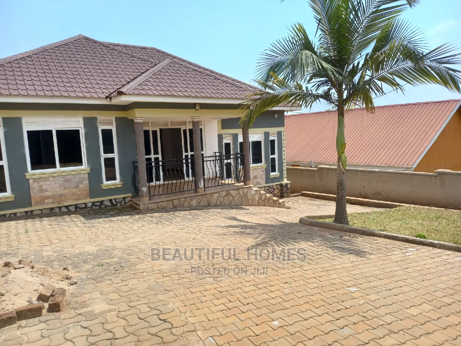 Furnished 3bdrm House in Kira Organised for Sale in Kira