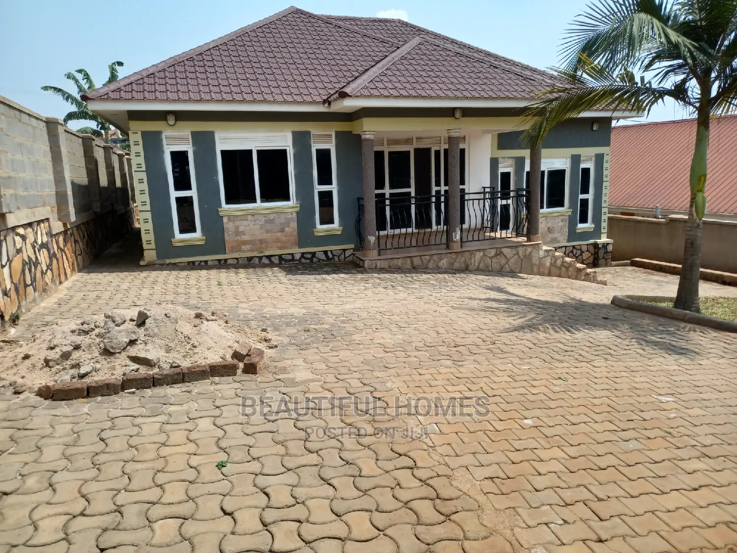 Furnished 3bdrm Bungalow in Kira Wealthy for Sale in Kira