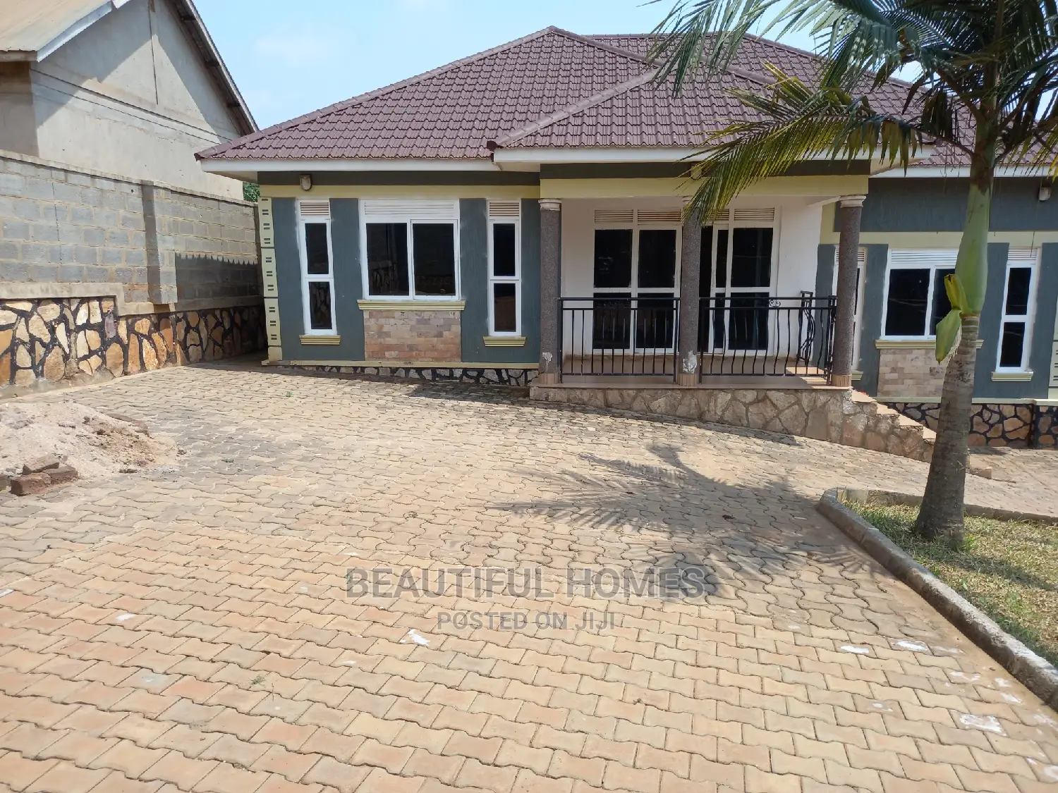 Furnished 3bdrm Bungalow in Kira Wealthy for Sale in Kira