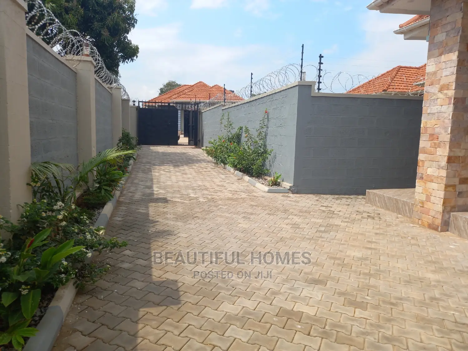 Furnished 4bdrm House in Kyanja Rich, Central Division for Sale in Central Division