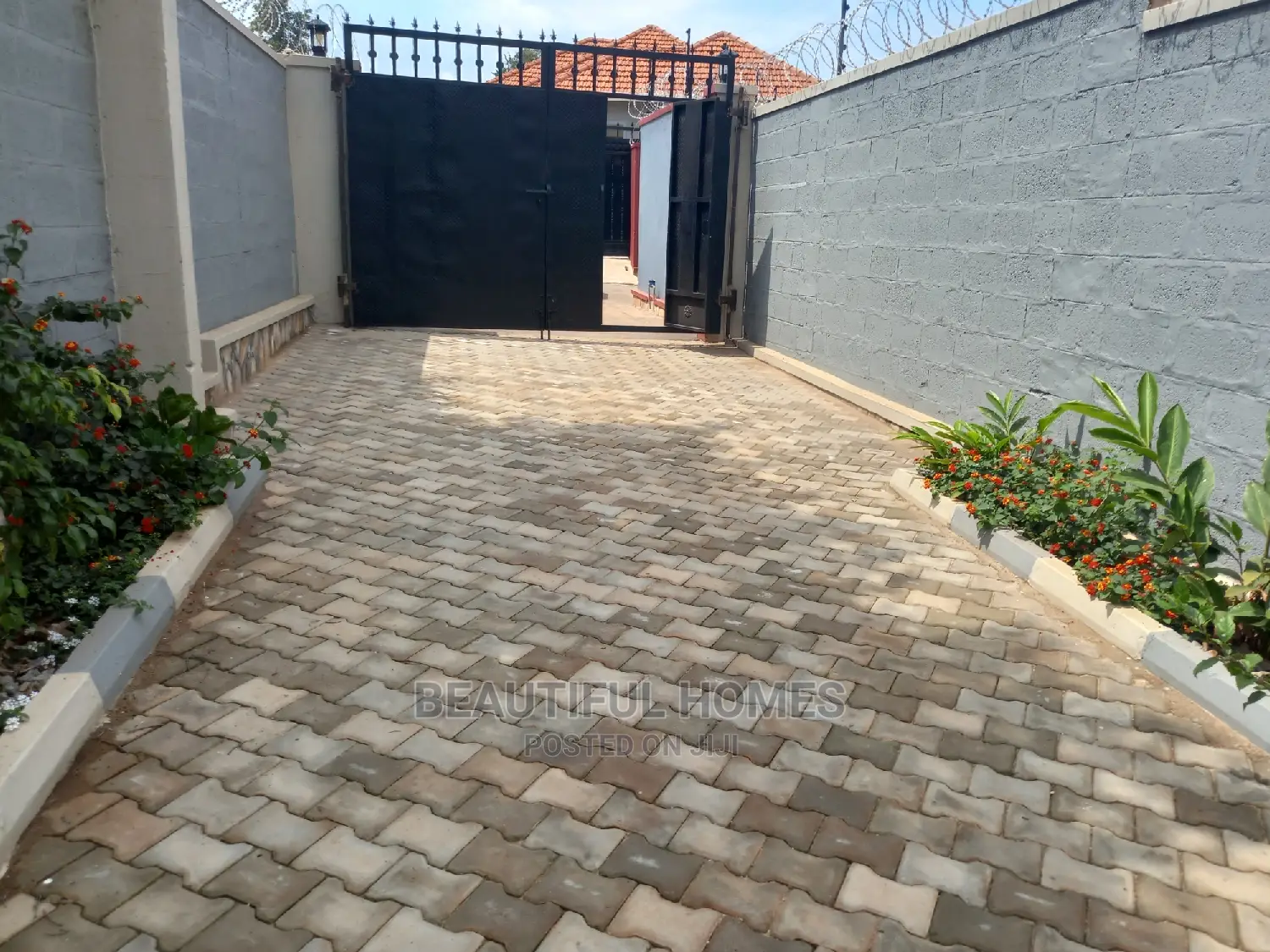 Furnished 4bdrm Bungalow in Kyanja, Central Division for Sale in Central Division