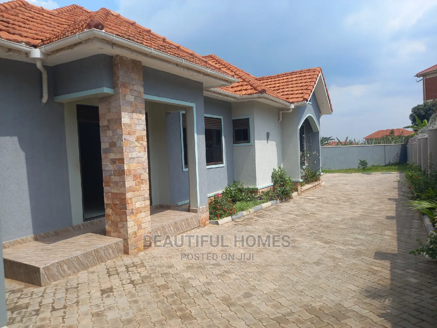 Furnished 4bdrm Bungalow in Kyanja Gorgeous, Central Division for Sale in Central Division