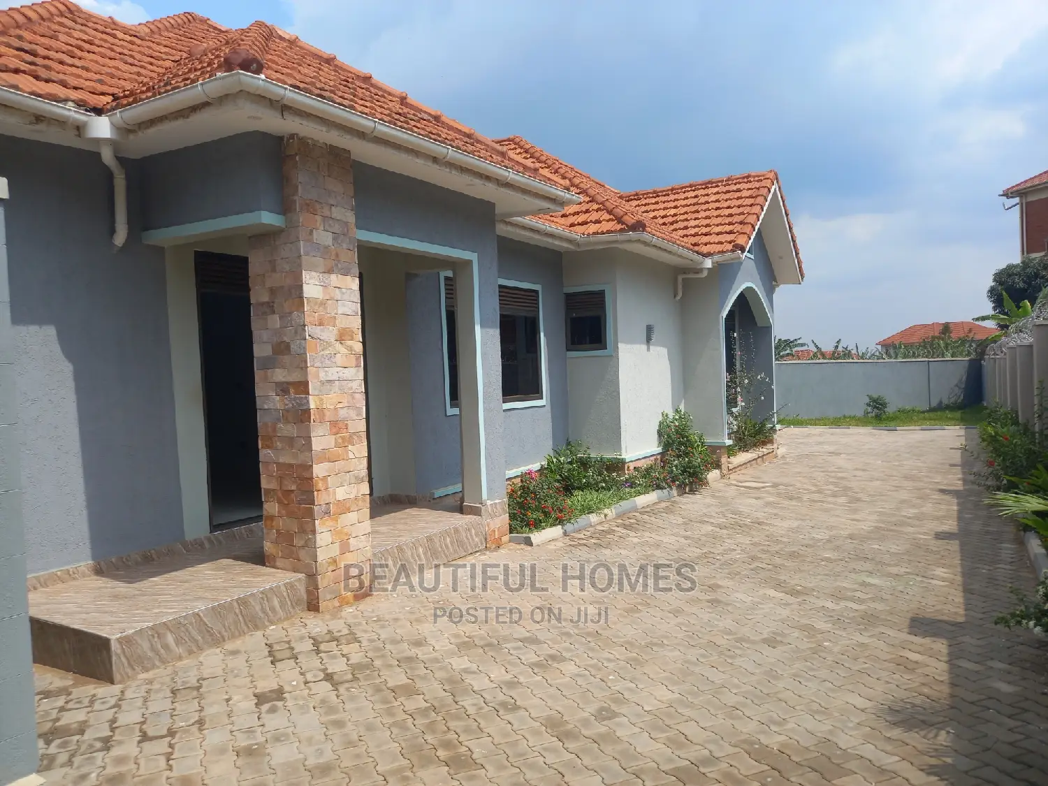 Furnished 4bdrm Bungalow in Kyanja Gorgeous, Central Division for Sale in Central Division