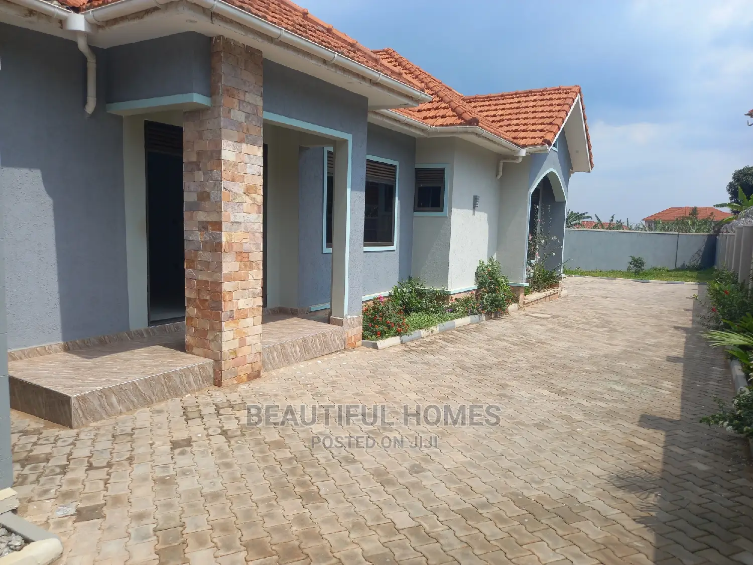 Furnished 4bdrm Bungalow in Kyanja Gorgeous, Central Division for Sale in Central Division