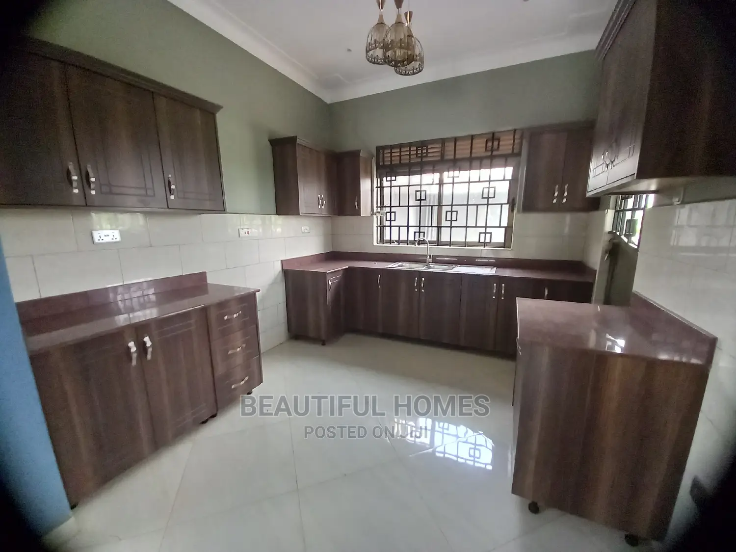 Furnished 4bdrm Bungalow in Kyanja Gorgeous, Central Division for Sale in Central Division