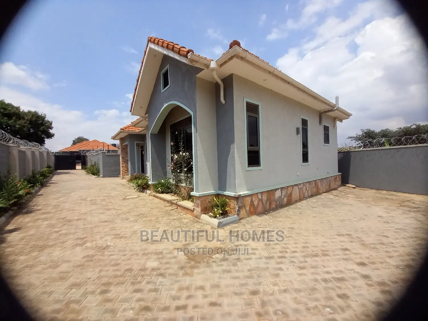 Furnished 4bdrm Bungalow in Kyanja Gorgeous, Central Division for Sale in Central Division