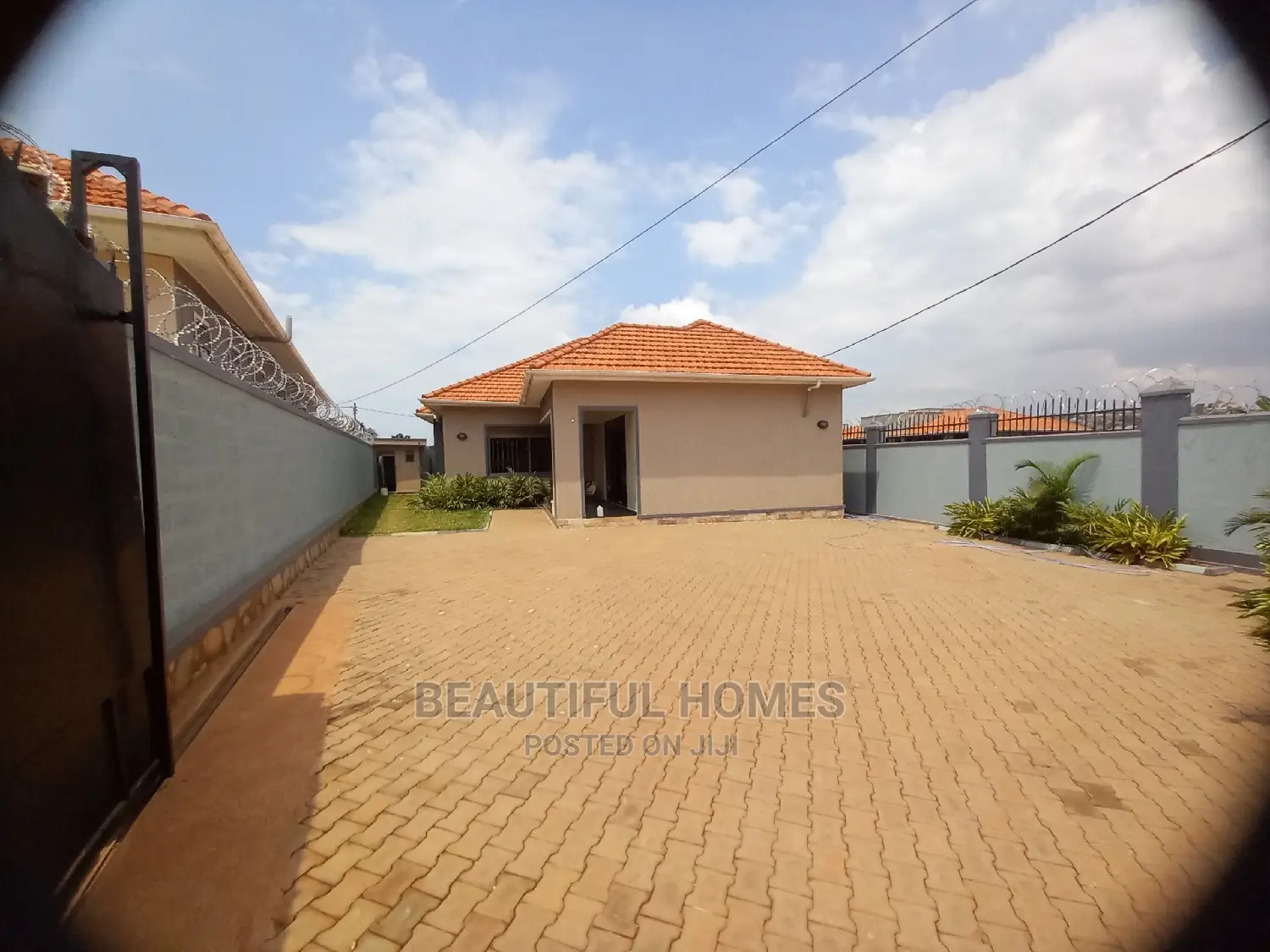 Furnished 4bdrm House in Kyanja Wealthy, Central Division for Sale in Central Division