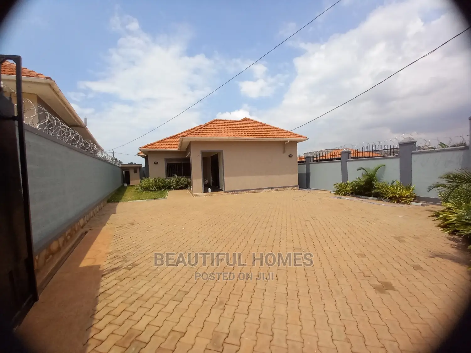 Furnished 4bdrm House in Kyanja Wealthy, Central Division for Sale in Central Division