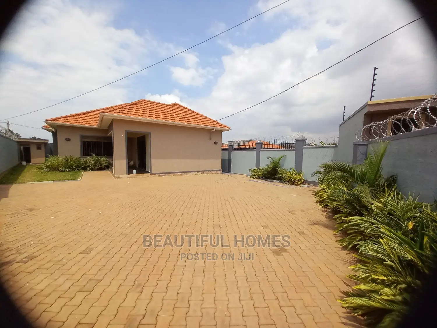 Furnished 4bdrm House in Kyanja Wealthy, Central Division for Sale in Central Division