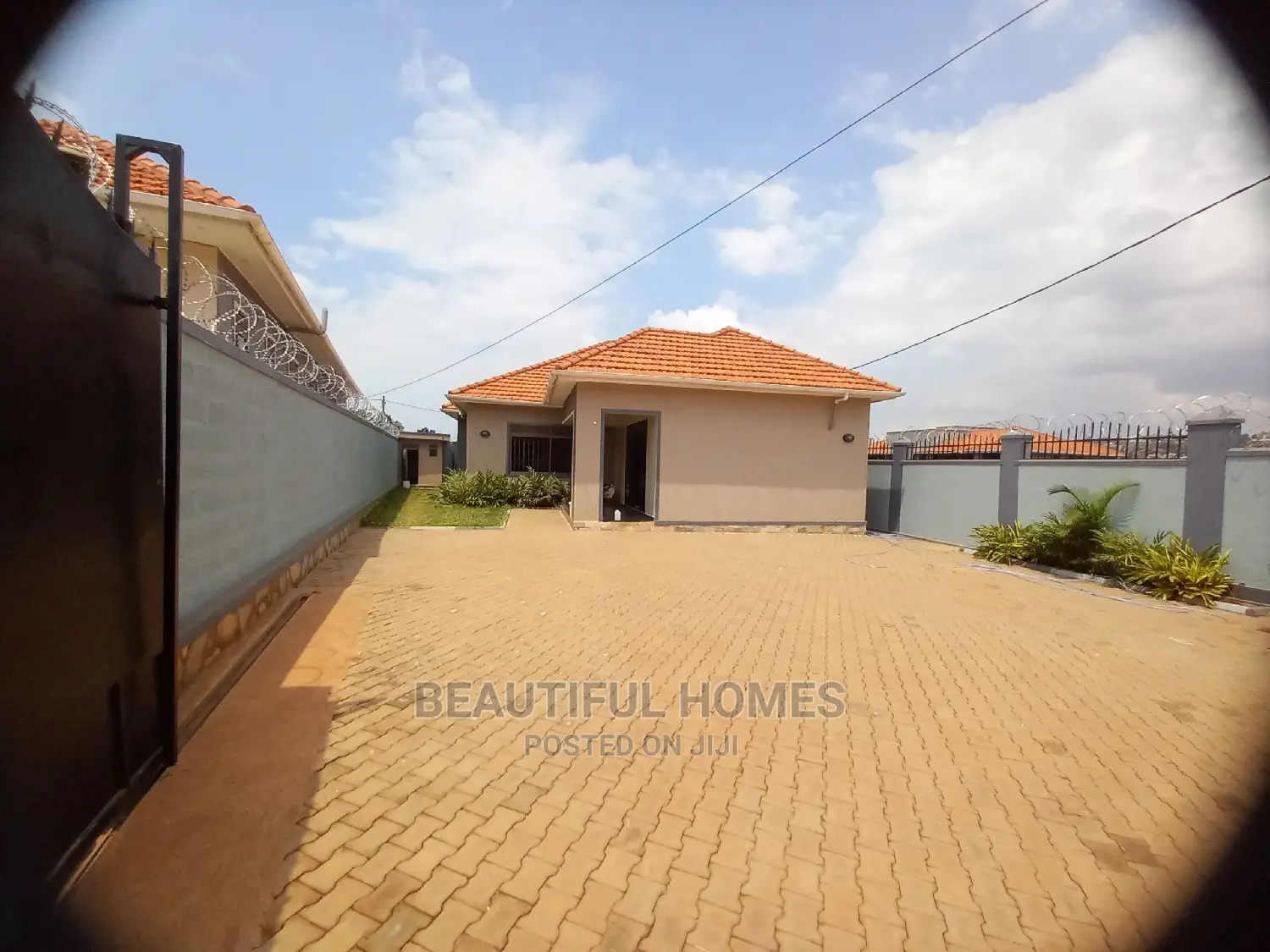 Furnished 4bdrm House in Kyanja Wealthy, Central Division for Sale in Central Division