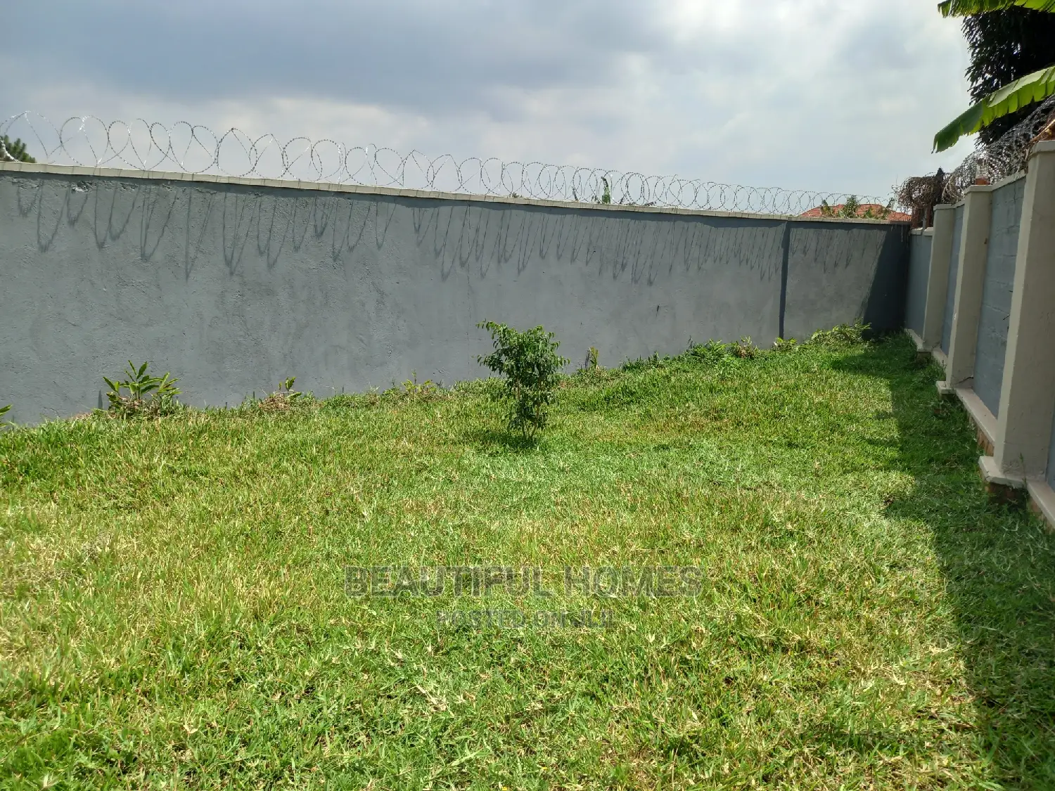 Furnished 4bdrm House in Kyanja Expatriate, Central Division for Sale in Central Division