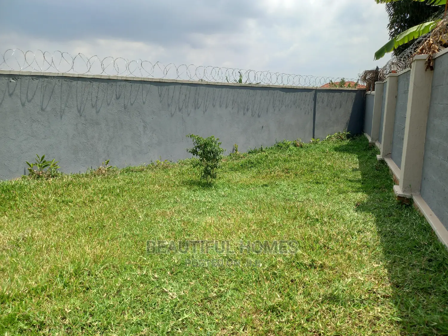 Furnished 4bdrm House in Kyanja Expatriate, Central Division for Sale in Central Division