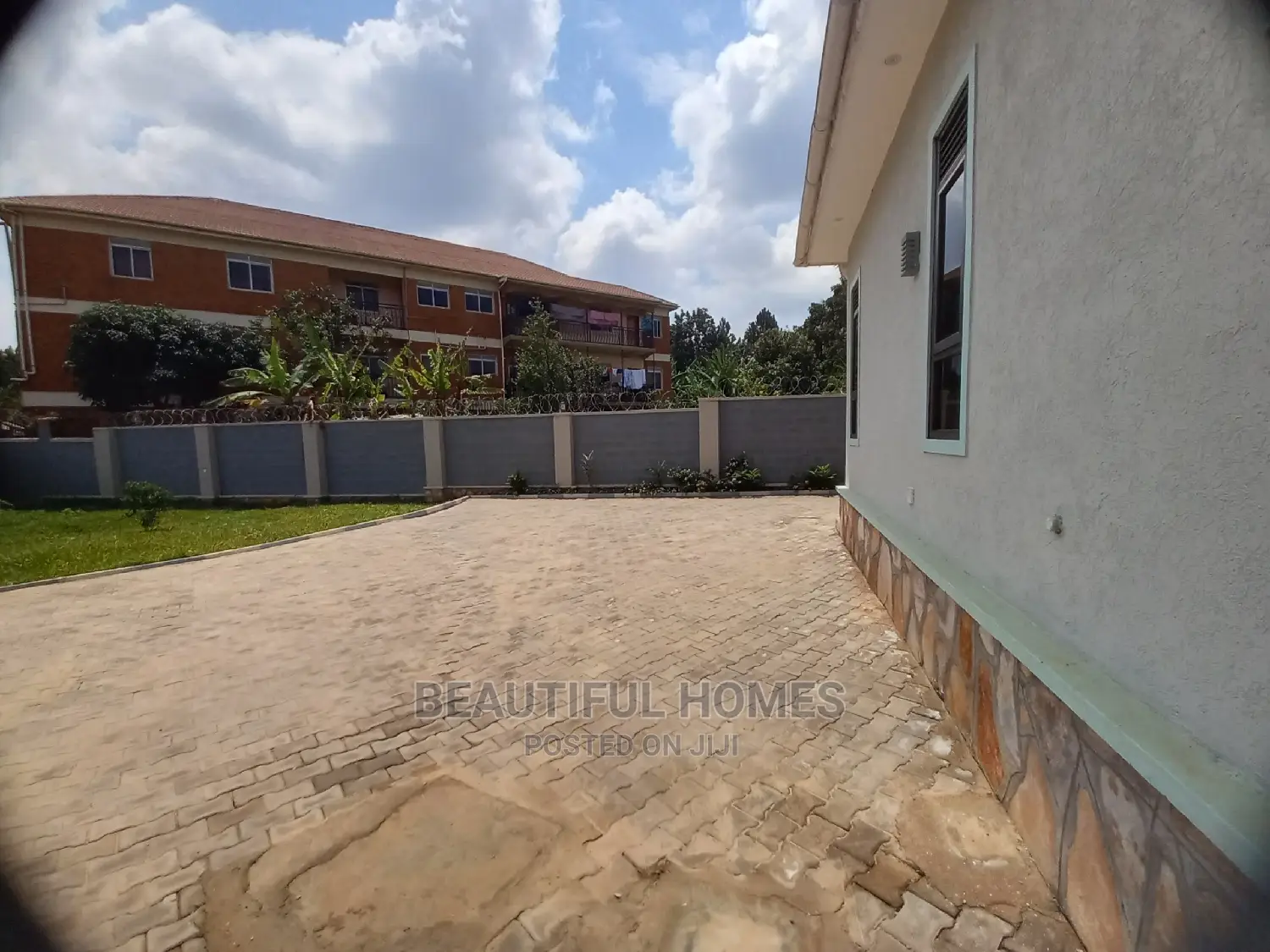 Furnished 4bdrm Bungalow in Kyanja Magnifiscent, Central Division in Central Division