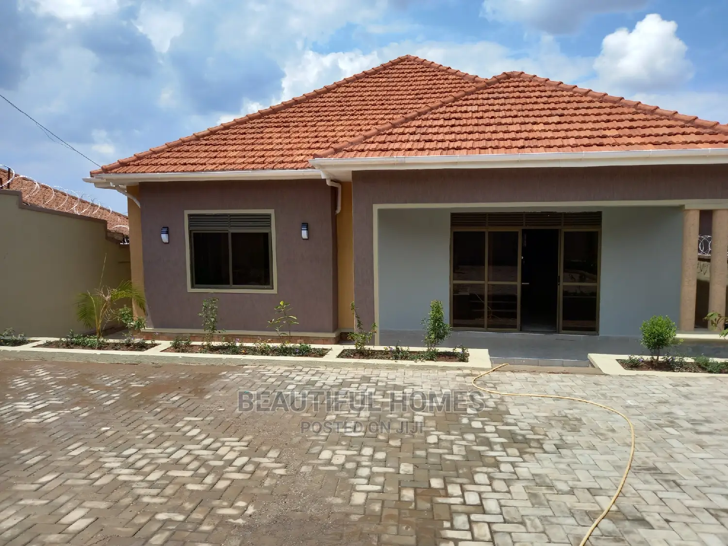 Furnished 4bdrm Maisonette in Kyanja Executive, Central Division in Central Division