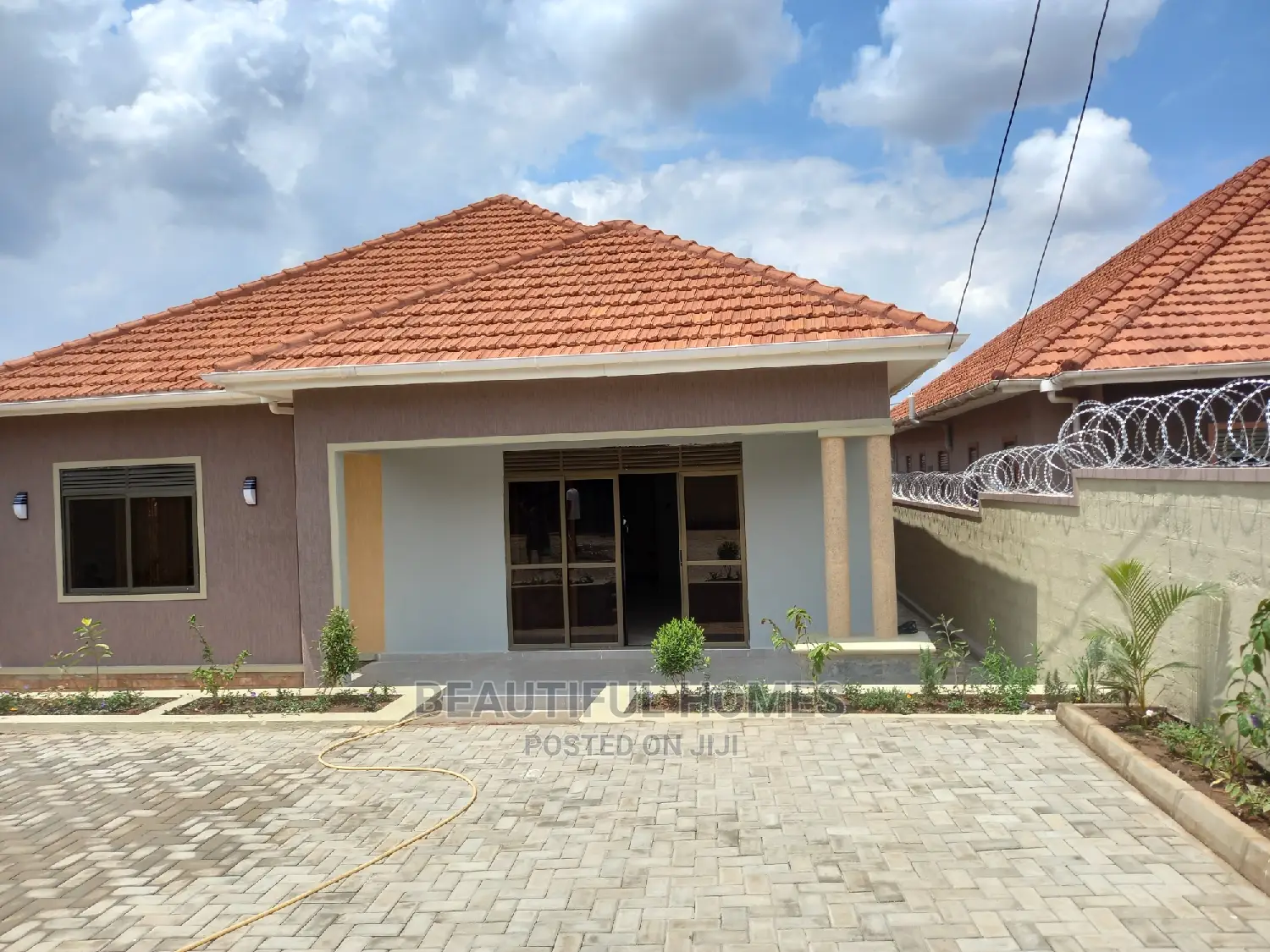 Furnished 4bdrm Maisonette in Kyanja Executive, Central Division in Central Division