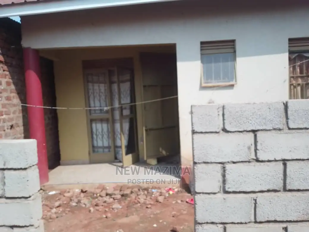 2bdrm House in Salaama Munyonyo Rd, Central Division for Sale in Central Division