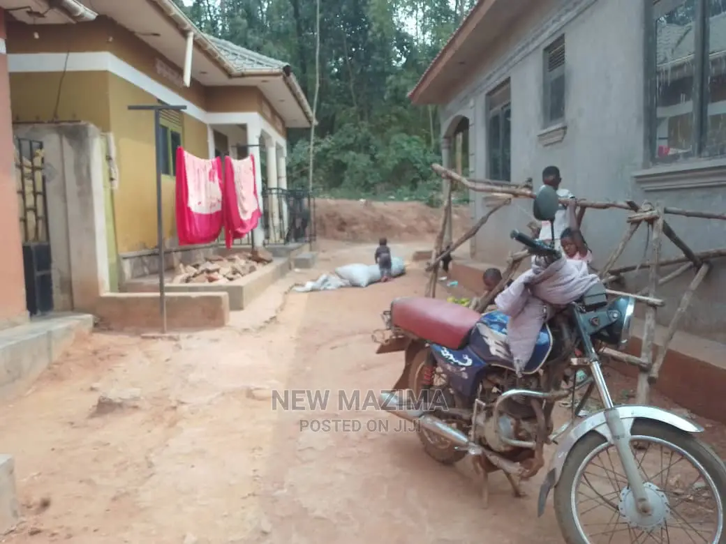 2bdrm House in Salaama Munyonyo Rd, Central Division for Sale in Central Division