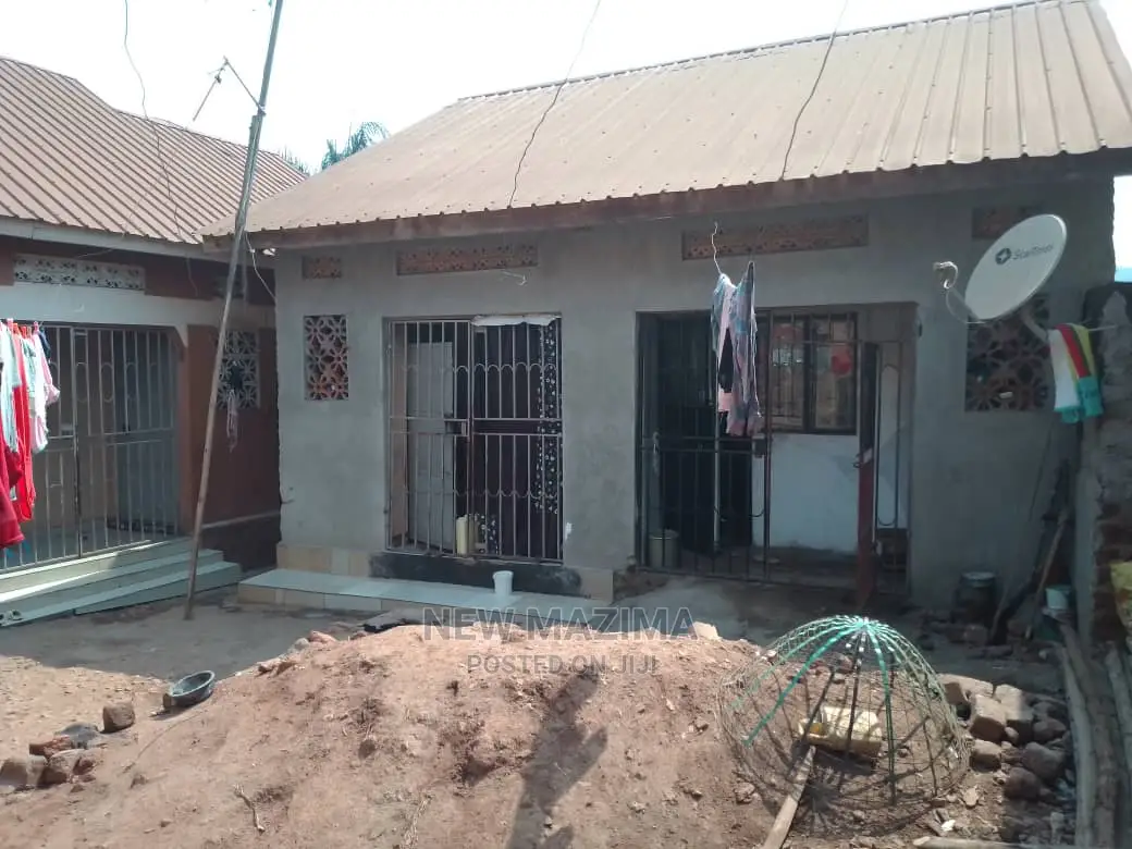 6bdrm House in Salaama, Central Division for Sale in Central Division