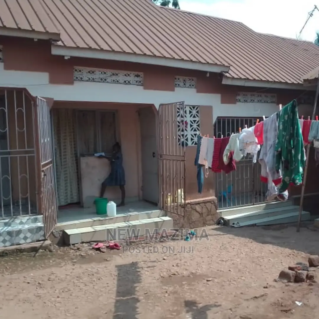 6bdrm House in Salaama, Central Division for Sale in Central Division