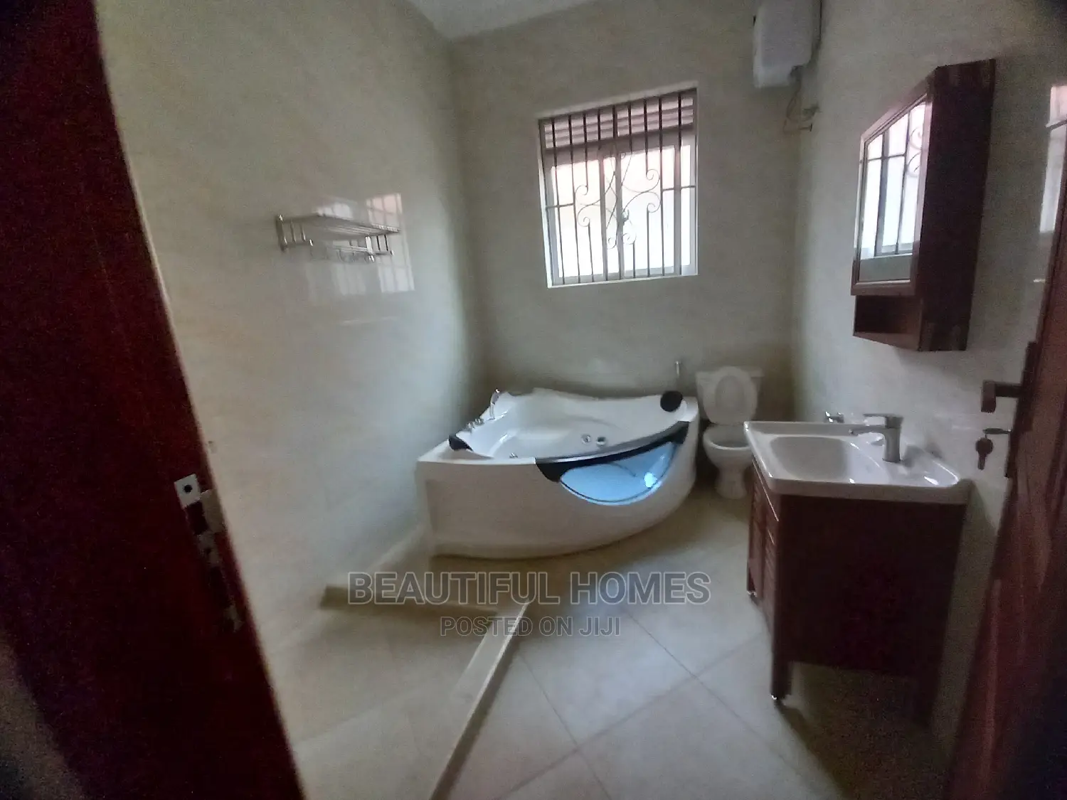 Furnished 4bdrm House in Kira Mamerito for Sale in Kira
