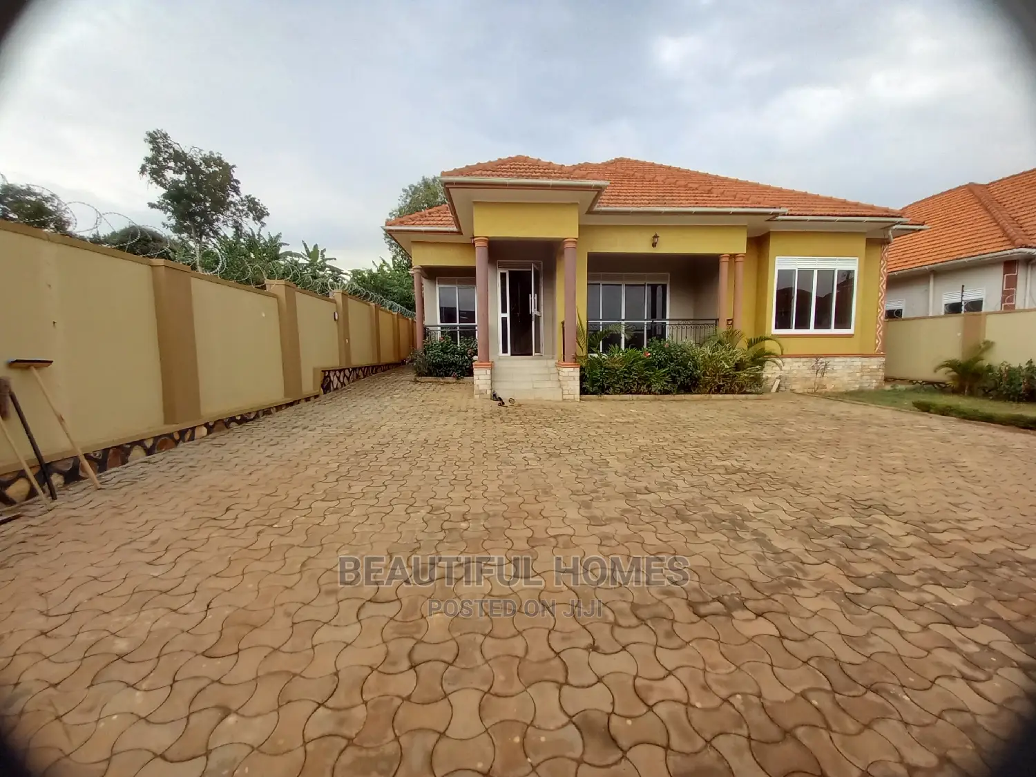 Furnished 4bdrm House in Kira Mamerito for Sale in Kira