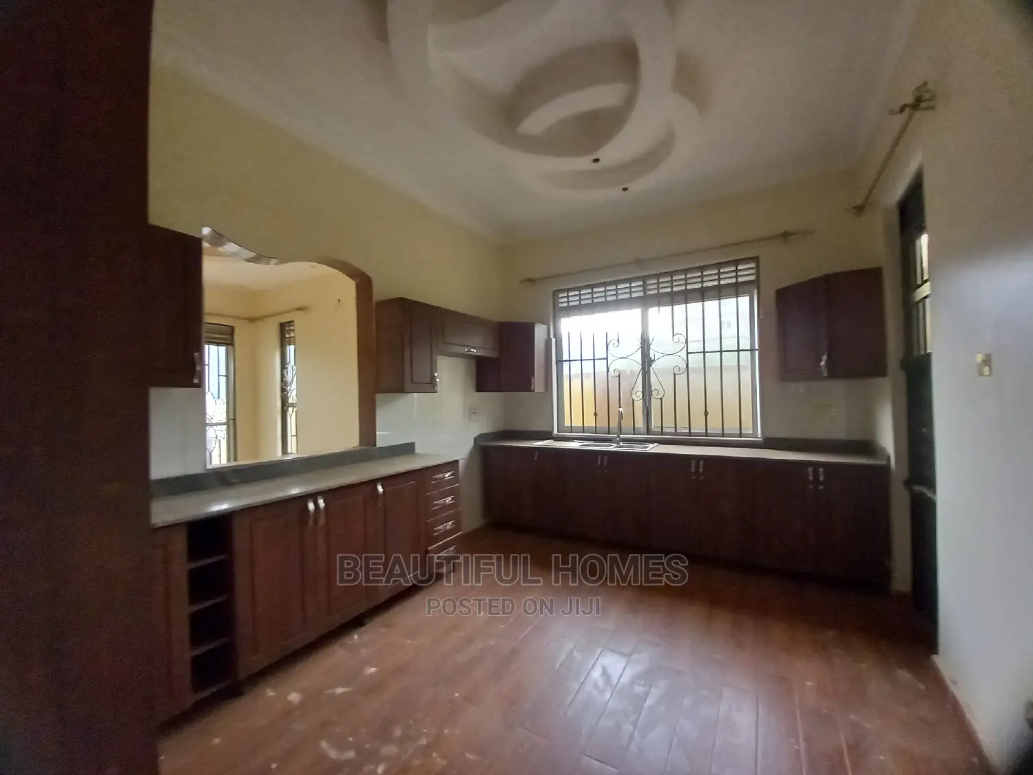 Furnished 4bdrm Bungalow in Kira Posh for Sale in Kira