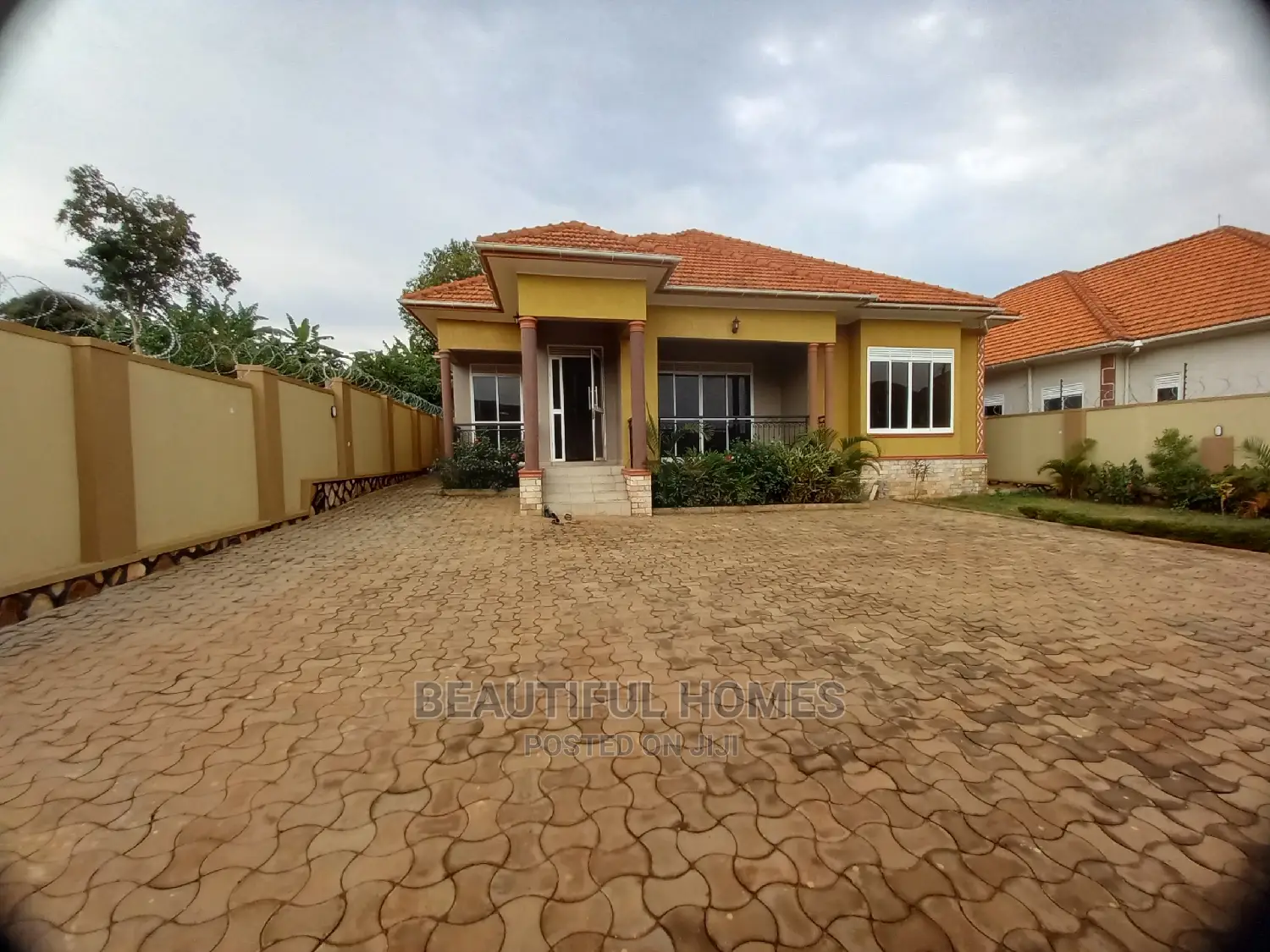 Furnished 4bdrm Bungalow in Kira Posh for Sale in Kira