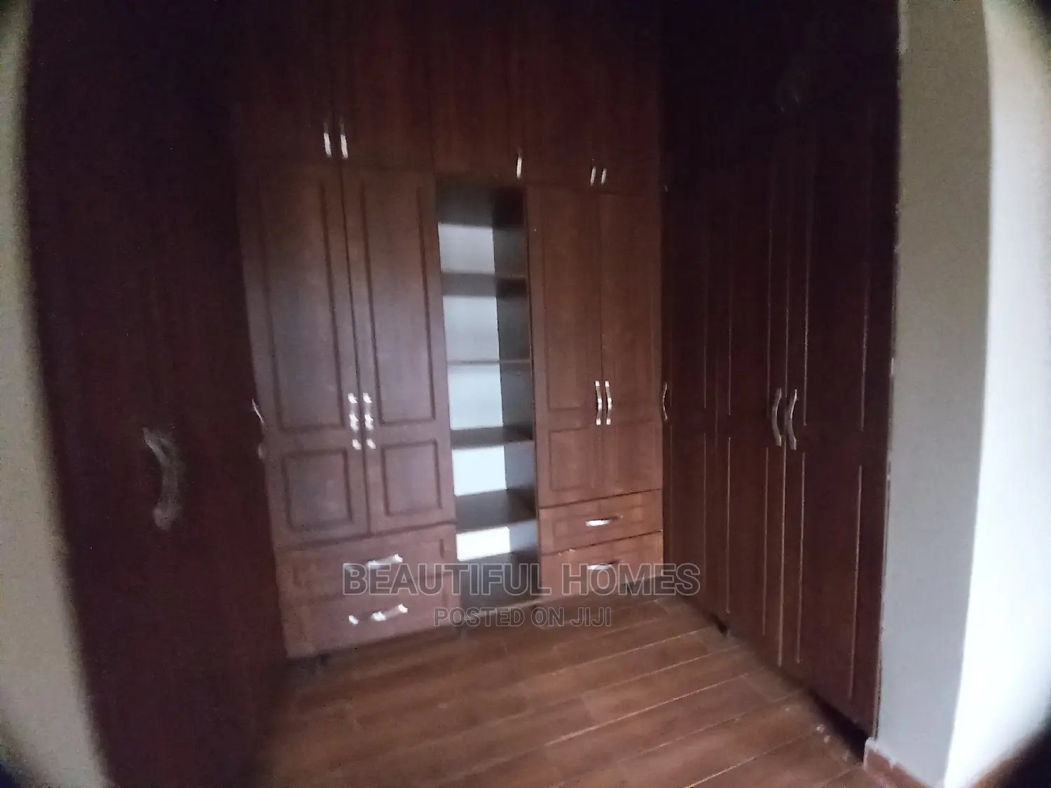 Furnished 4bdrm Bungalow in Kira Posh for Sale in Kira