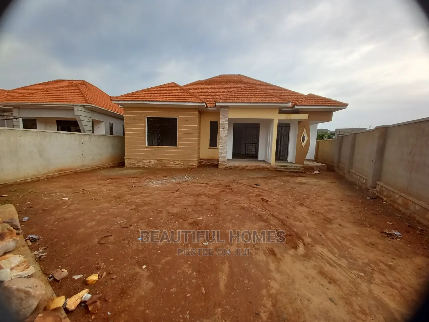 Furnished 4bdrm Bungalow in Kira Corporate for Sale in Kira