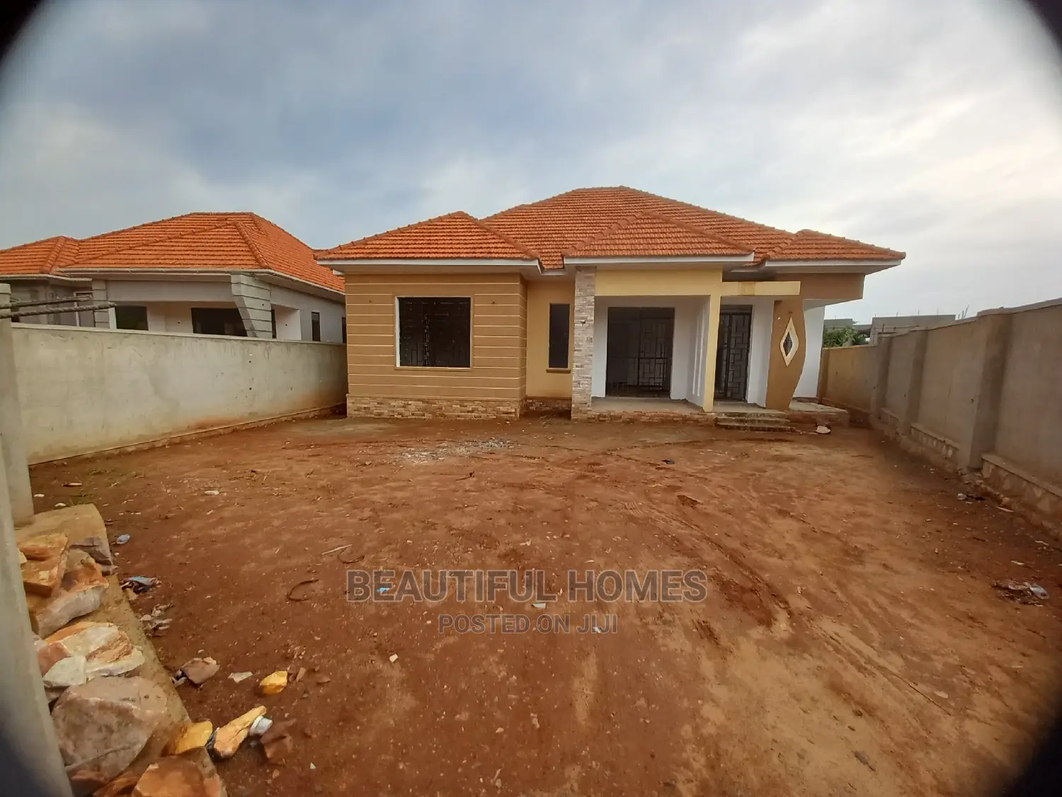 Furnished 4bdrm Bungalow in Kira Corporate for Sale in Kira