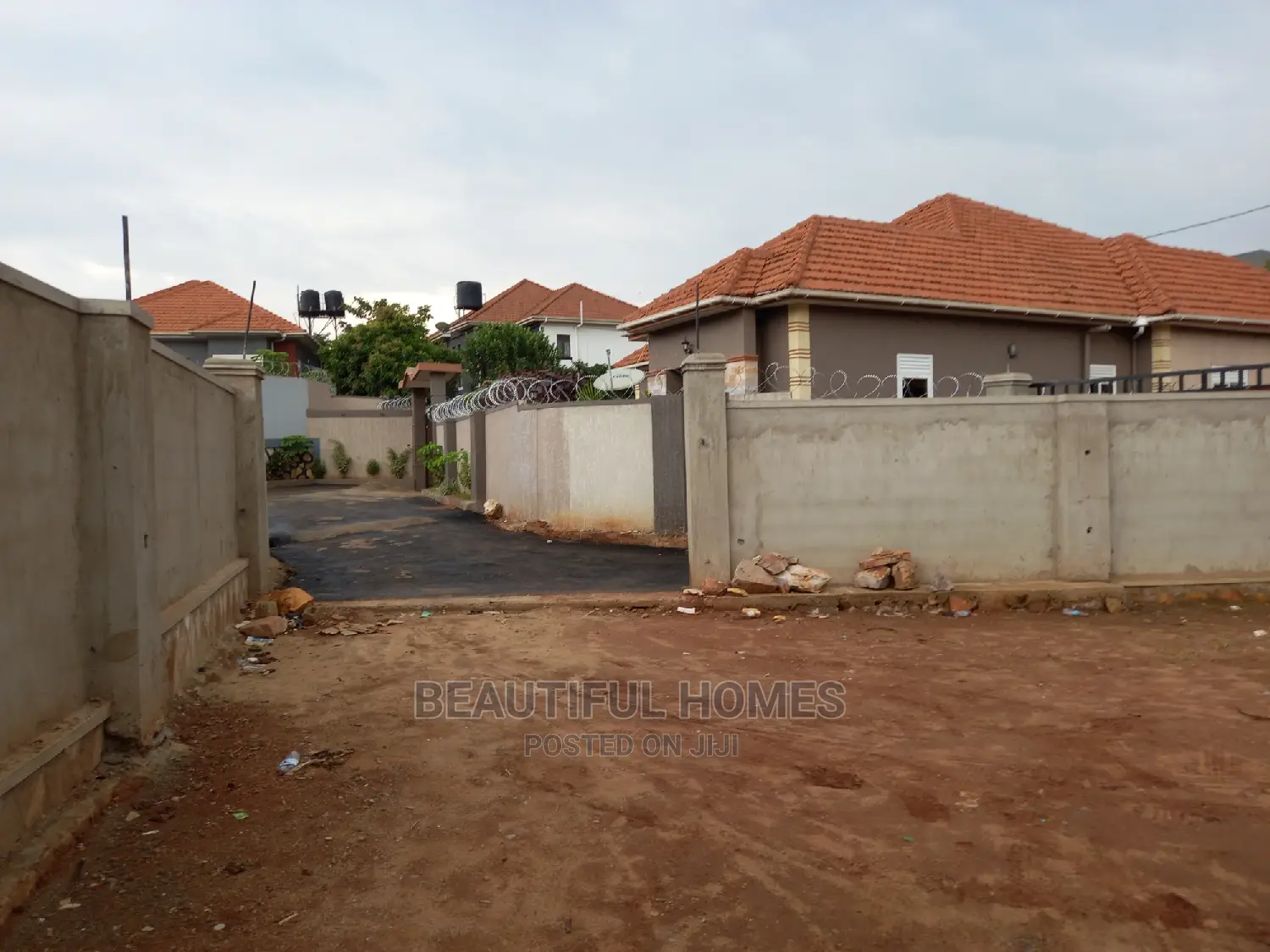 Furnished 4bdrm Bungalow in Kira Corporate for Sale in Kira