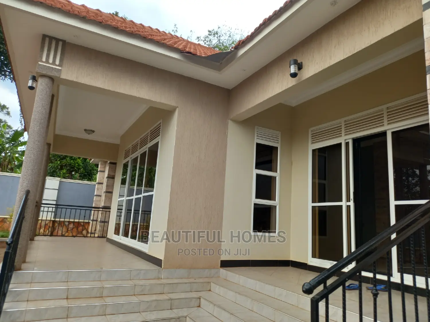 Furnished 4bdrm Bungalow in Kira for Sale in Kira