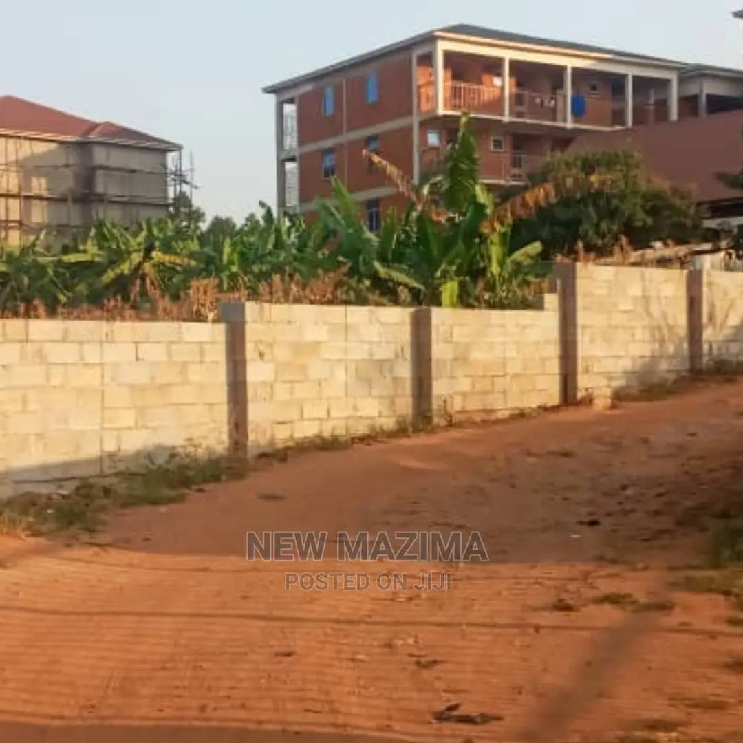 Half Acre Measurig Direct From Tarmac Sale Zana Near Movit in Central Division
