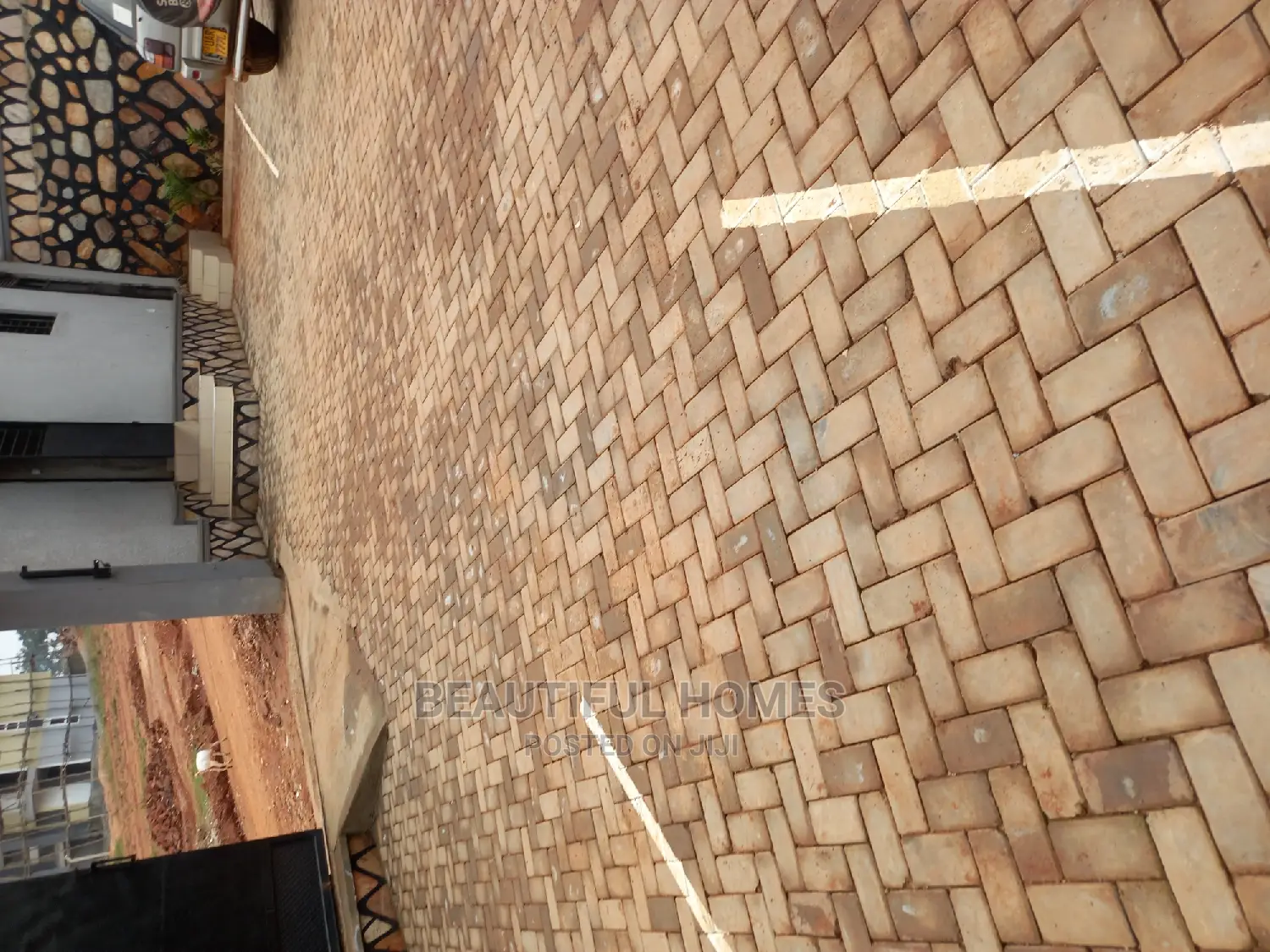 Furnished 1bdrm Block of Flats in Kyanja Executive, Central Division in Central Division