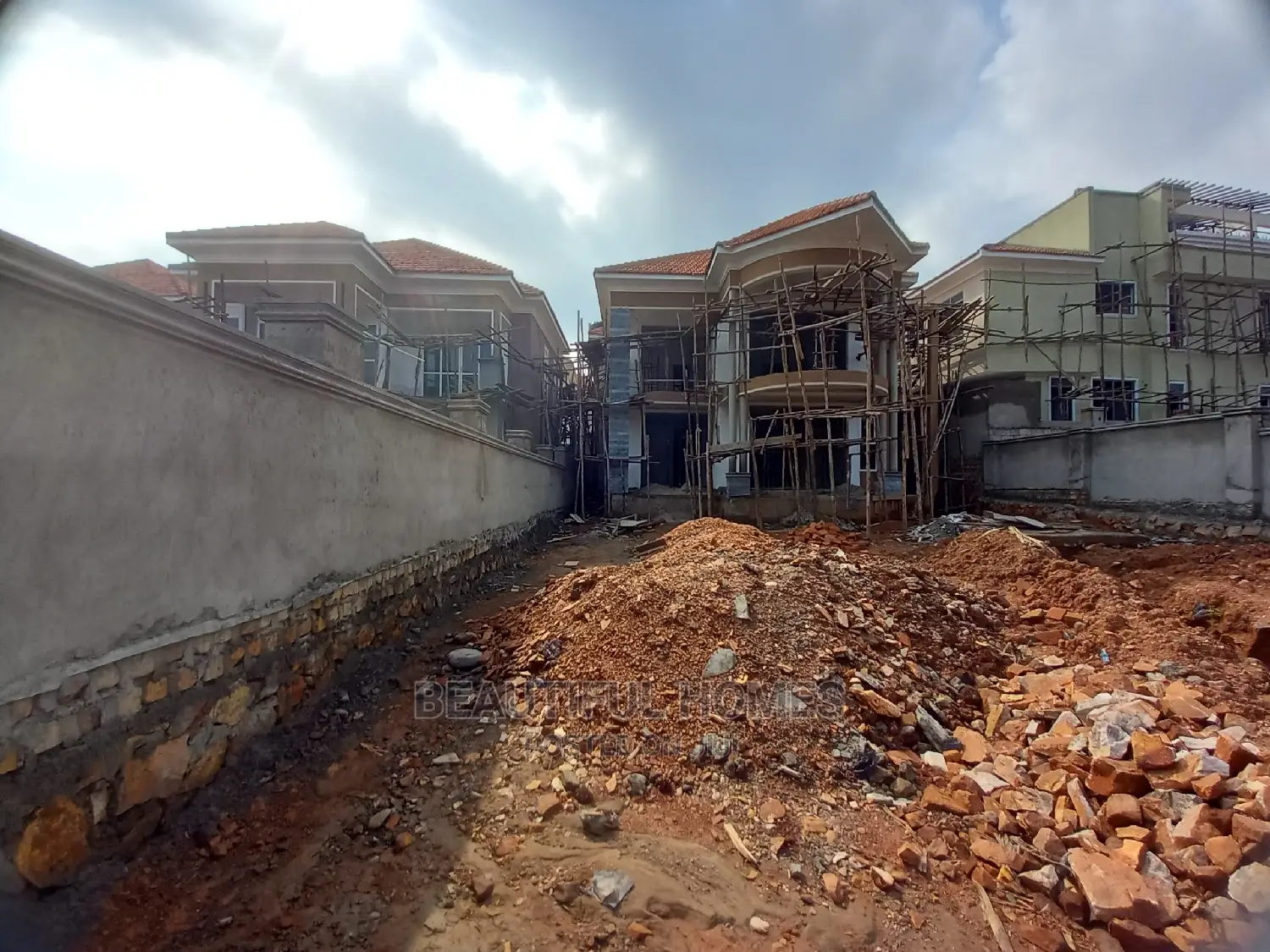 Furnished 6bdrm Mansion in Kyanja Corporate, Central Division for Sale in Central Division