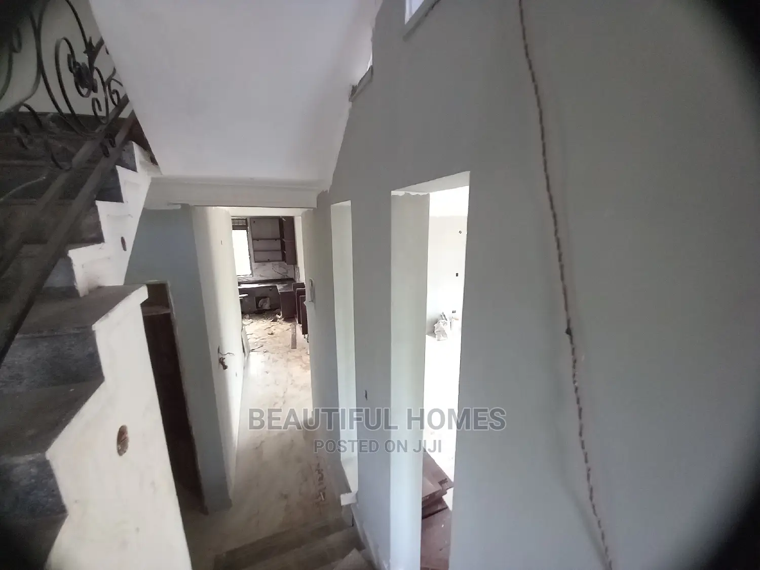 Furnished 6bdrm Mansion in Kyanja Corporate, Central Division for Sale in Central Division