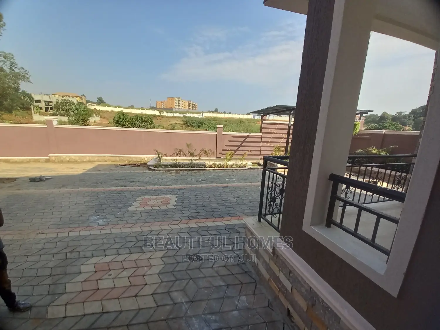 Furnished 6bdrm Mansion in Kyanja, Central Division for Sale in Central Division