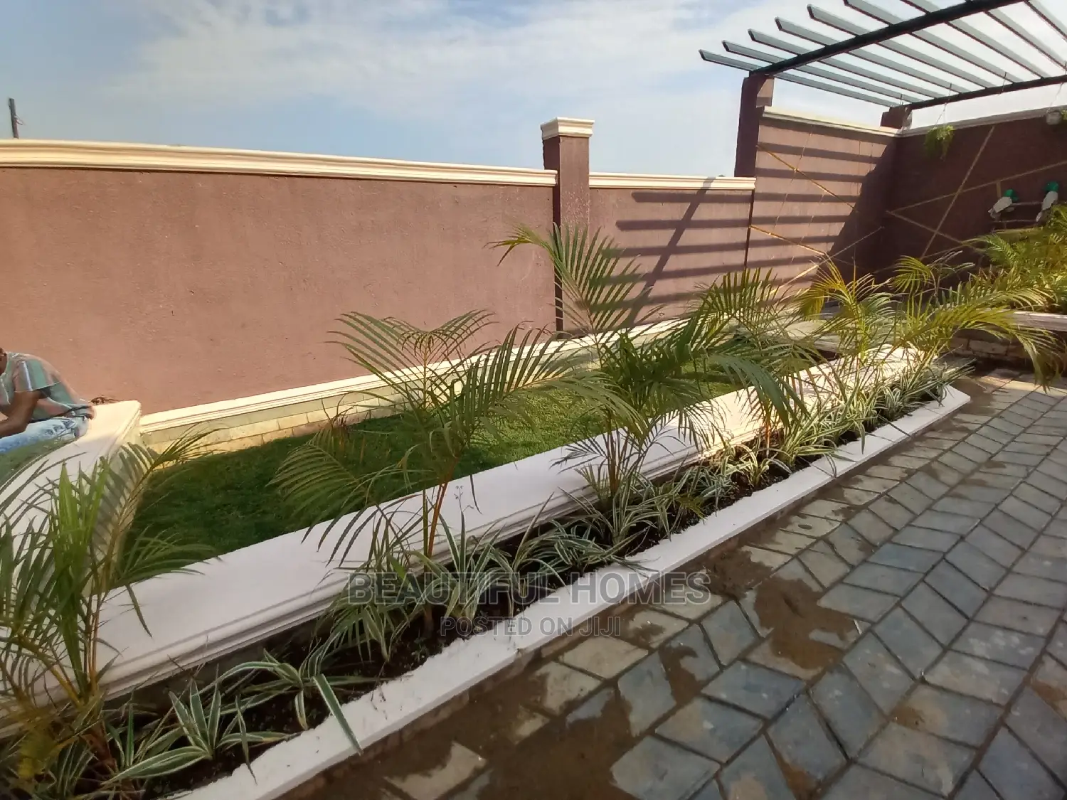 Furnished 6bdrm Mansion in Kyanja, Central Division for Sale in Central Division