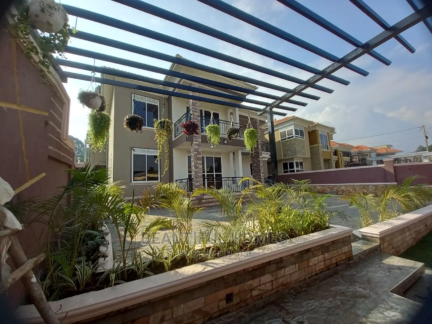 Furnished 6bdrm Mansion in Kyanja Epic, Central Division for Sale in Central Division