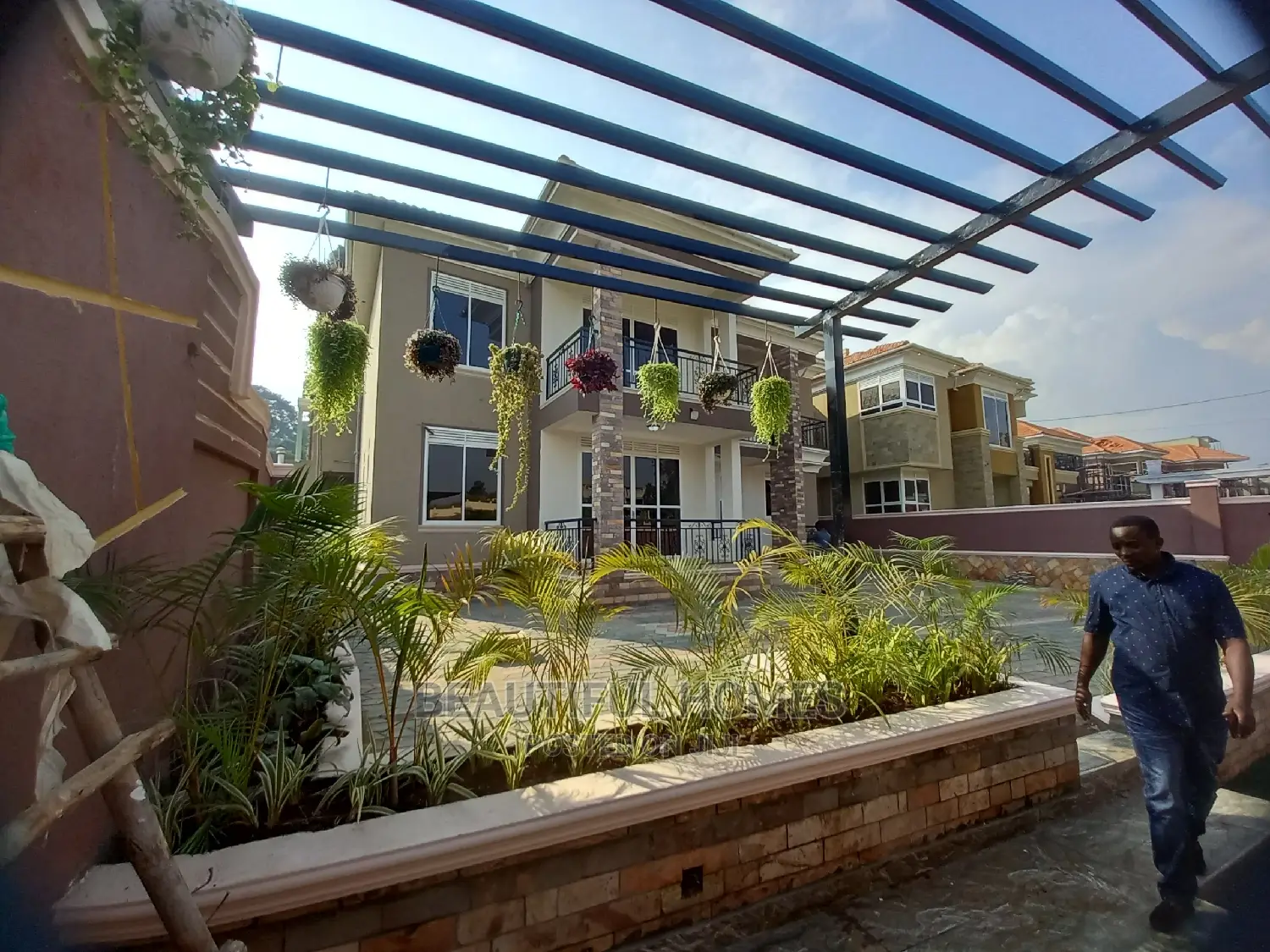 Furnished 6bdrm Mansion in Kyanja Organised, Central Division for Sale in Central Division