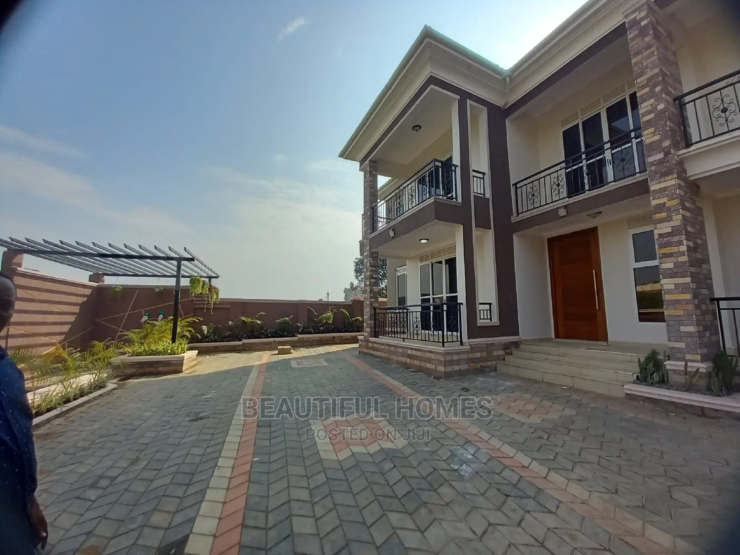 Furnished 6bdrm Mansion in Kyanja Organised, Central Division for Sale in Central Division
