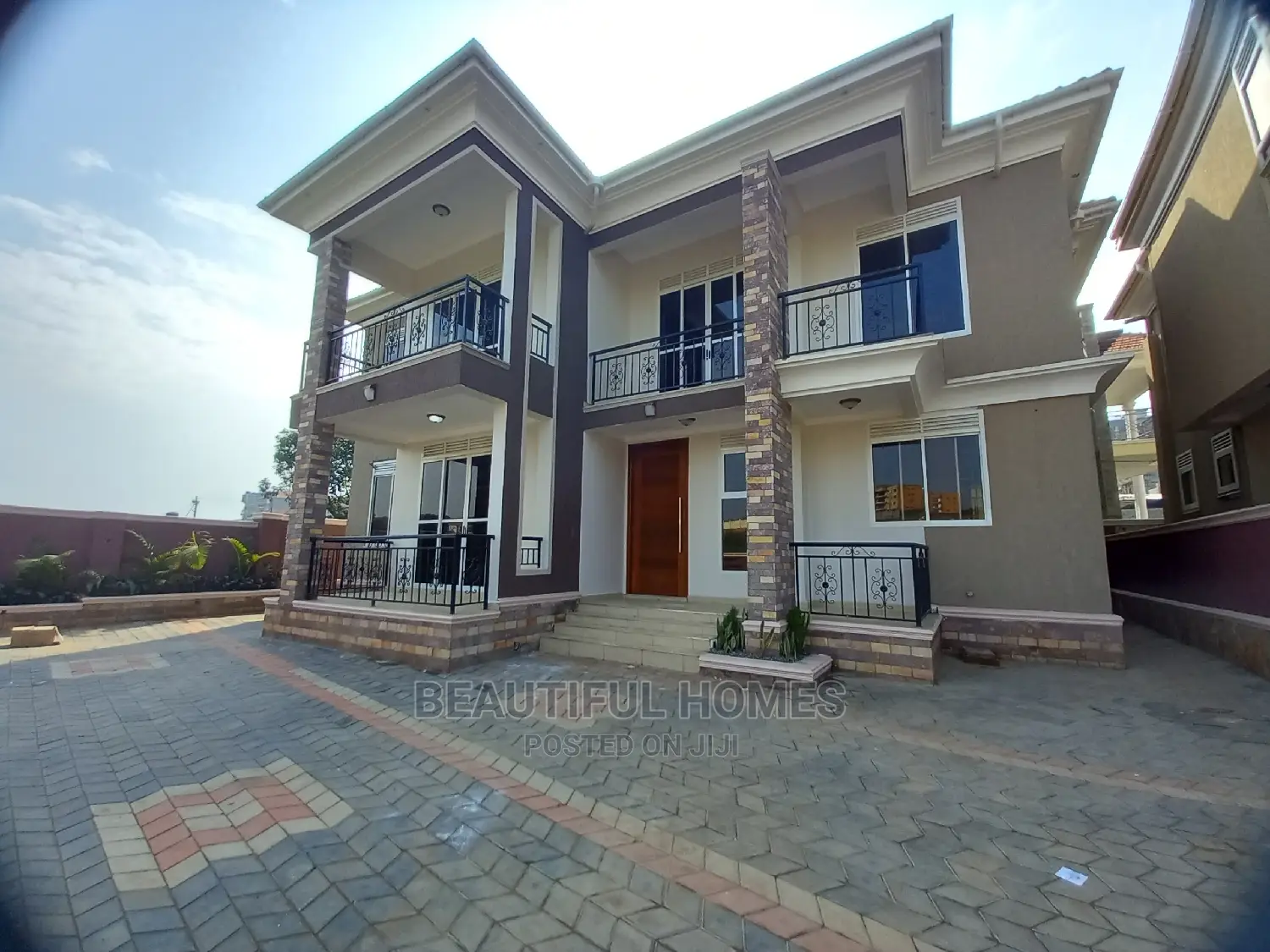 Furnished 6bdrm Mansion in Kyanja, Central Division for Sale in Central Division