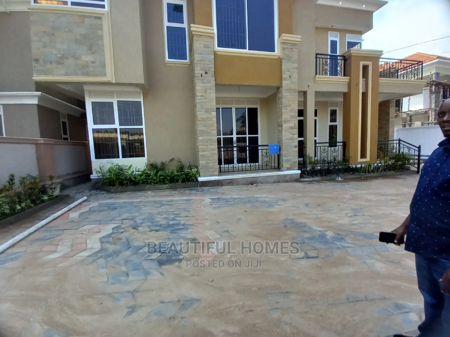 Furnished 6bdrm Mansion in Kyanja Tarmacked, Central Division for Sale in Central Division