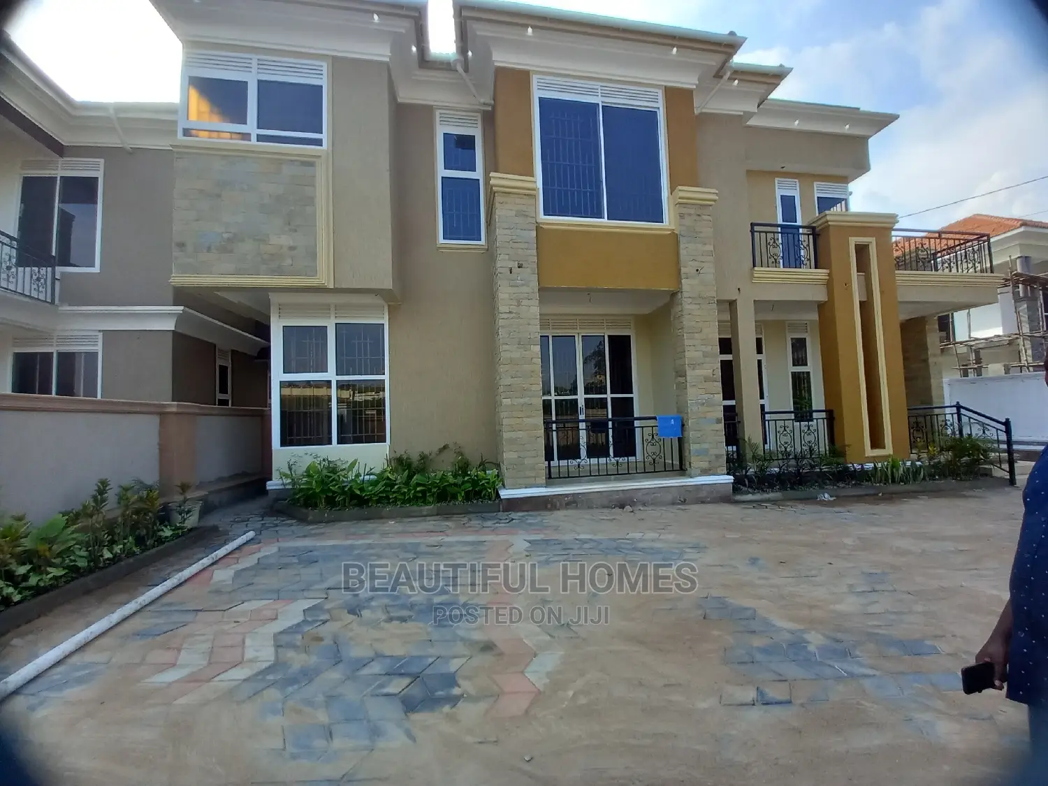 Furnished 6bdrm Mansion in Kyanja Tarmacked, Central Division for Sale in Central Division