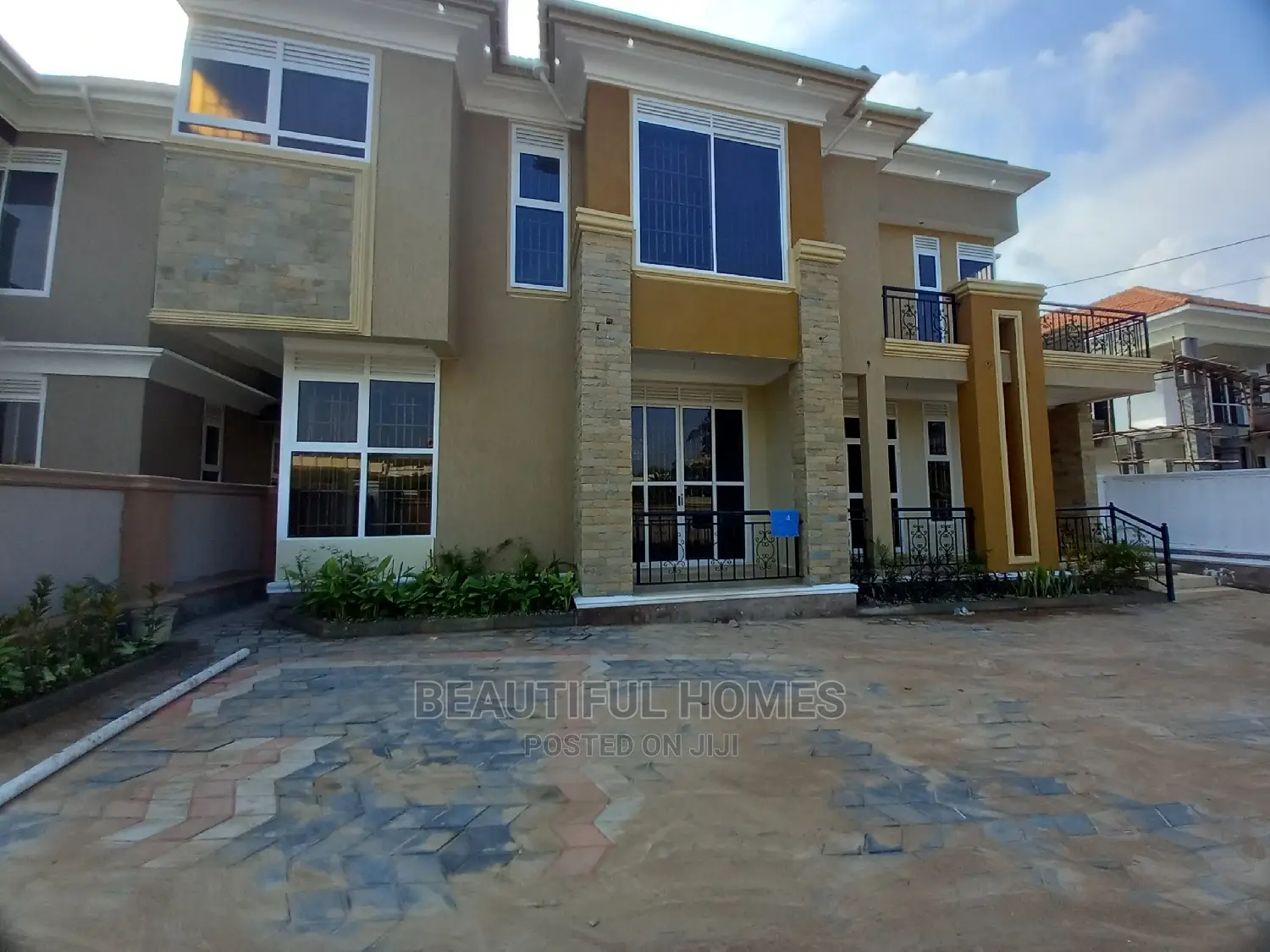 Furnished 6bdrm Mansion in Kyanja Classy, Central Division for Sale in Central Division